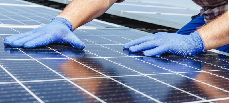 avantages des panneaux photovoltaïques pour des bureaux à Marseille 13
